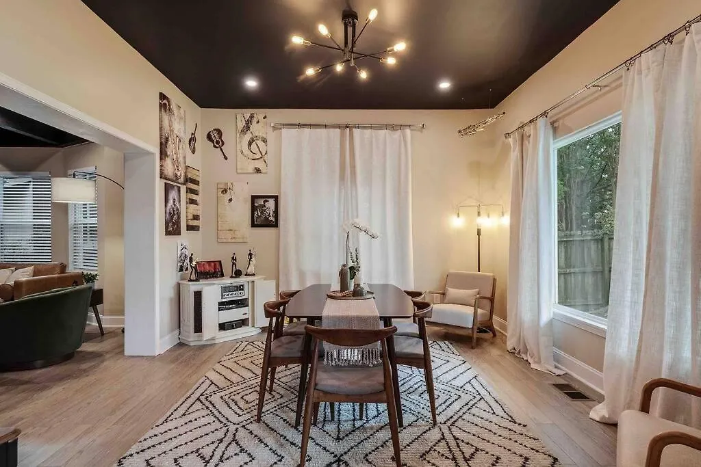 Villa Memphis Midtown Oasis In The Heart Of Midtown!