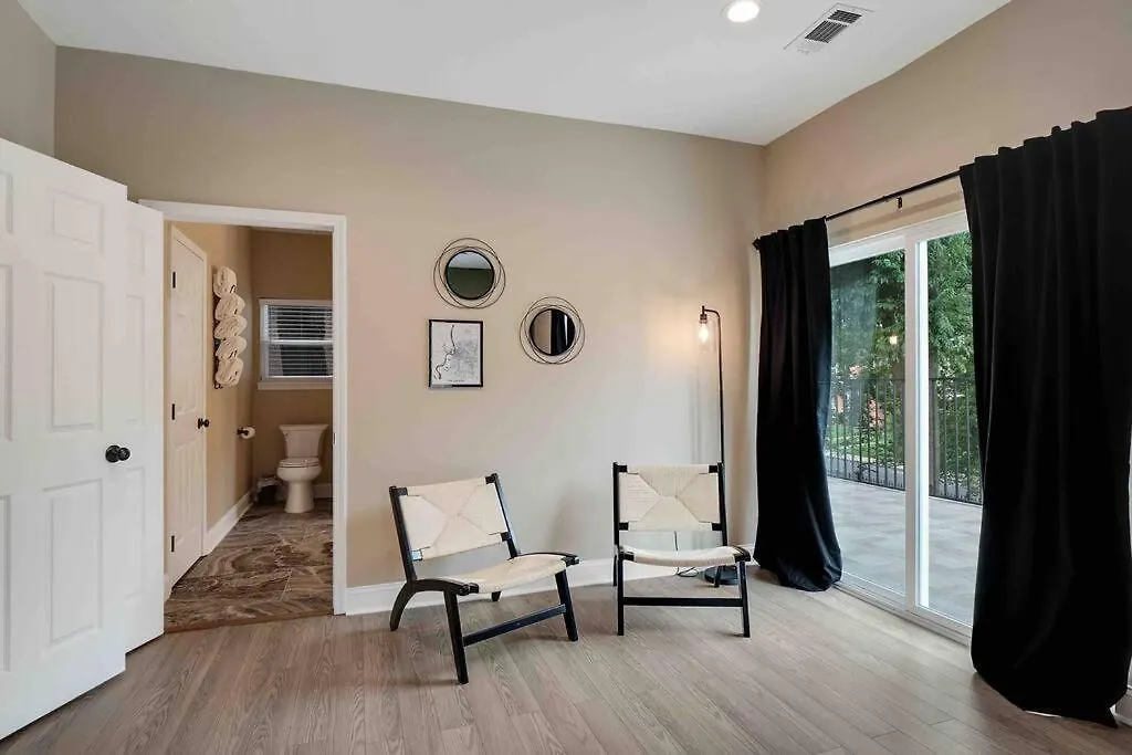 Memphis Midtown Oasis In The Heart Of Midtown! 빌라