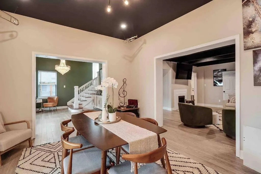 Memphis Midtown Oasis In The Heart Of Midtown! 빌라